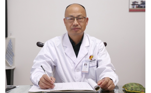 喜訊！熱烈祝賀馬志忠主任榮獲第二屆國醫(yī)大師劉志明（湘潭）中醫(yī)藥發(fā)展貢獻獎，并入選全國基層名老中醫(yī)藥專家傳承工作室建設(shè)項目